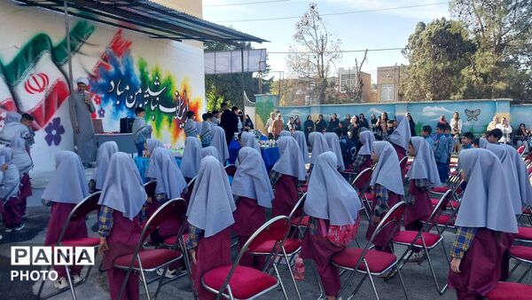 جشن شکوفه ها در دبستان مهران پیشوا