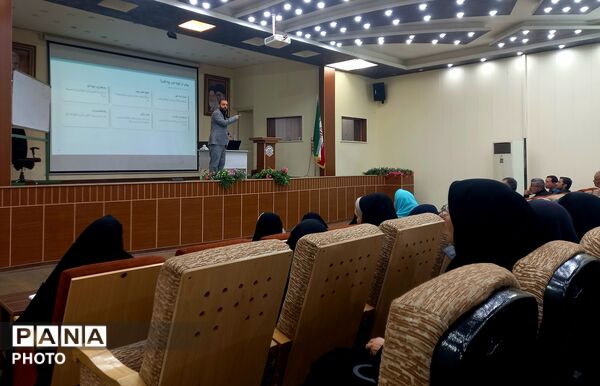 کارگاه توانمند سازی آموزش تخصصی خبرنویسی برای مربیان پرورشی 