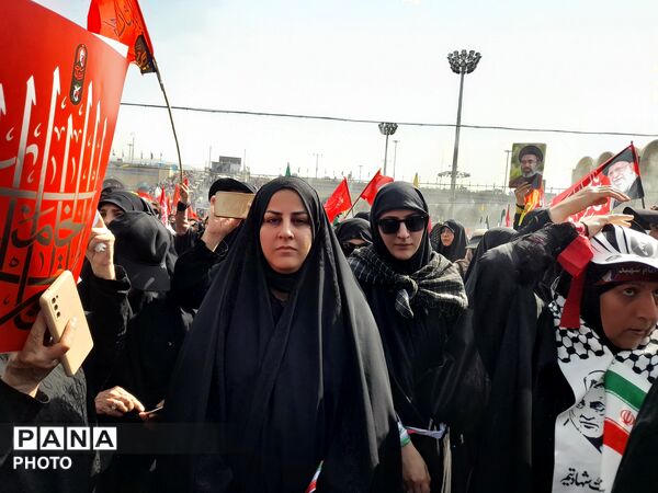  تهران در سوگِ رهبر شهید ایستاد