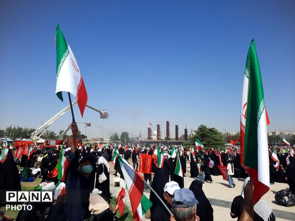 وداع باشکوه ملت با رهبر انقلاب و تشییع پیکر پاک و مطهر ایشان