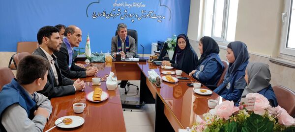 نشست مدیر آموزش و پرورش فاروج با دانش‌آموز خبرنگاران پانا