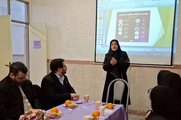 جلسه شورای دبیران در مدرسه جوادالائمه بهارستان ۲
