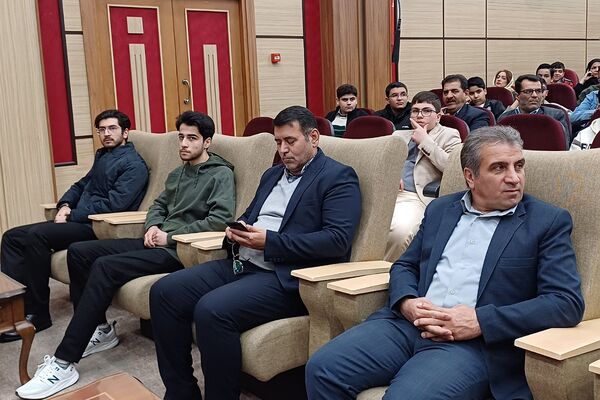 تقدیر از دانش‌آموزان دبیرستان هیات امنایی البرز در اردوگاه استانی شهید محمد منتظری شهریار 
