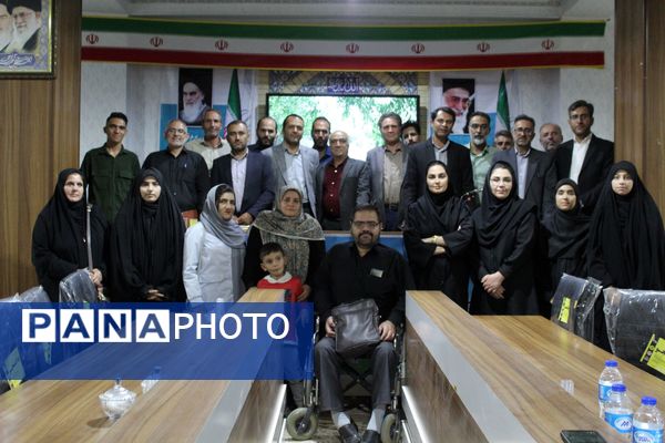 نشست اصحاب رسانه شهرستان سامان با مدیرکل فرهنگ و ارشاد اسلامی استان چهارمحال و بختیاری