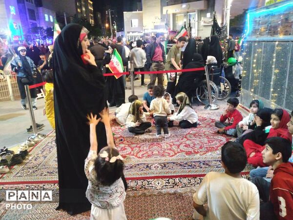 تجمع مردمی در میدان یاقوت ؛ هم‌صدایی مردم برای دفاع از خاک ایران