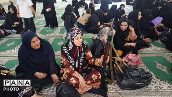 لرستان در سوگِ رهبر شهیدان سیاه پوشید؛ میثاقِ عشایر در حسینیه‌ ثارالله