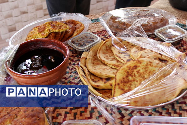 جشنواره غذا و صنایع دستی در اردوی تمشک دختران استان بوشهر