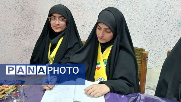 جلسه مربیان منتخب جهت آموزش توانمند سازی مربیان و دانش آموزان پیشتاز محمود‌آباد