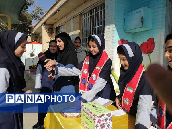 سه شنبه‌های مهدوی در دبستان ناهید نخودی 