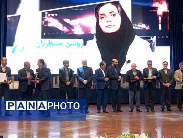 آیین تجلیل از واحدهای نمونه استاندارد و سفیران دانش‌آموزی استاندارد