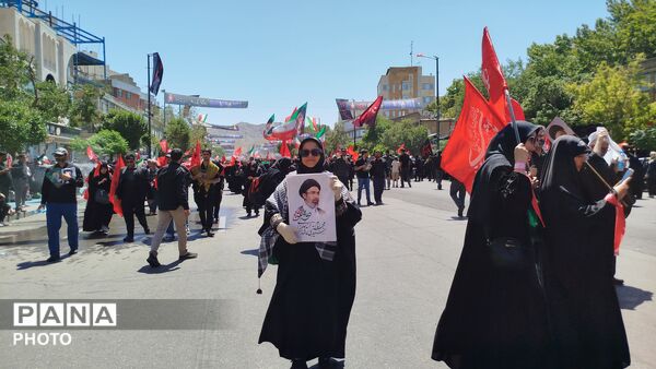 خورشید در افق ، راه در تداوم حماسه حضور در مراسم تشییع رهبر فقید انقلاب