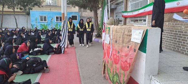 برگزاری مراسم ۱۳ ابان در دبیرستان مستوفی ۲