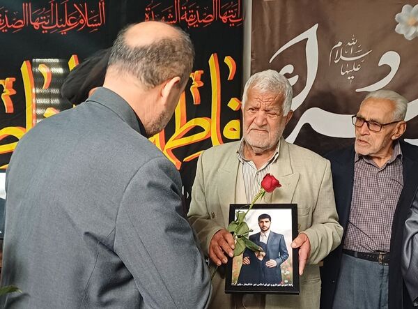 اشک و افتخار در شهرداری خشکبیجار؛ آیین ویژه دهه فاطمیه برای مادران شهدا
