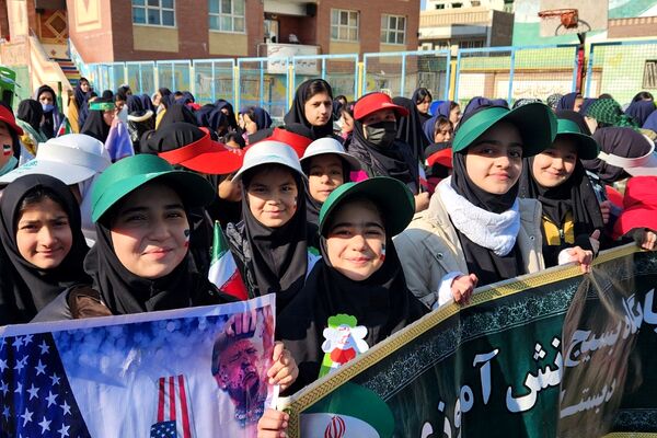 شکوه همبستگی مردم شهید پرور فشافویه در راهپیمایی ۲۲ بهمن