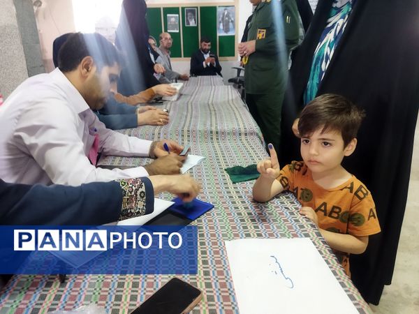 انتخابات چهاردهمین دوره ریاست‌جمهوری در مسجد جامع شهر