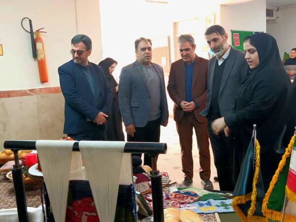برگزاری اختتامیه جشنواره و نمایشگاه یلدایی کانون فرهنگی‌تربیتی روح‌الله در منطقه ۵