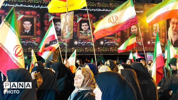ایستادگی مردم ایران نشانه همبستگی و اتحاد است
