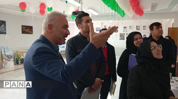 نمایشگاه اقتصاد مقاومتی و صنایع دستی هنرجویان هنرستان حضرت زهرا (س)