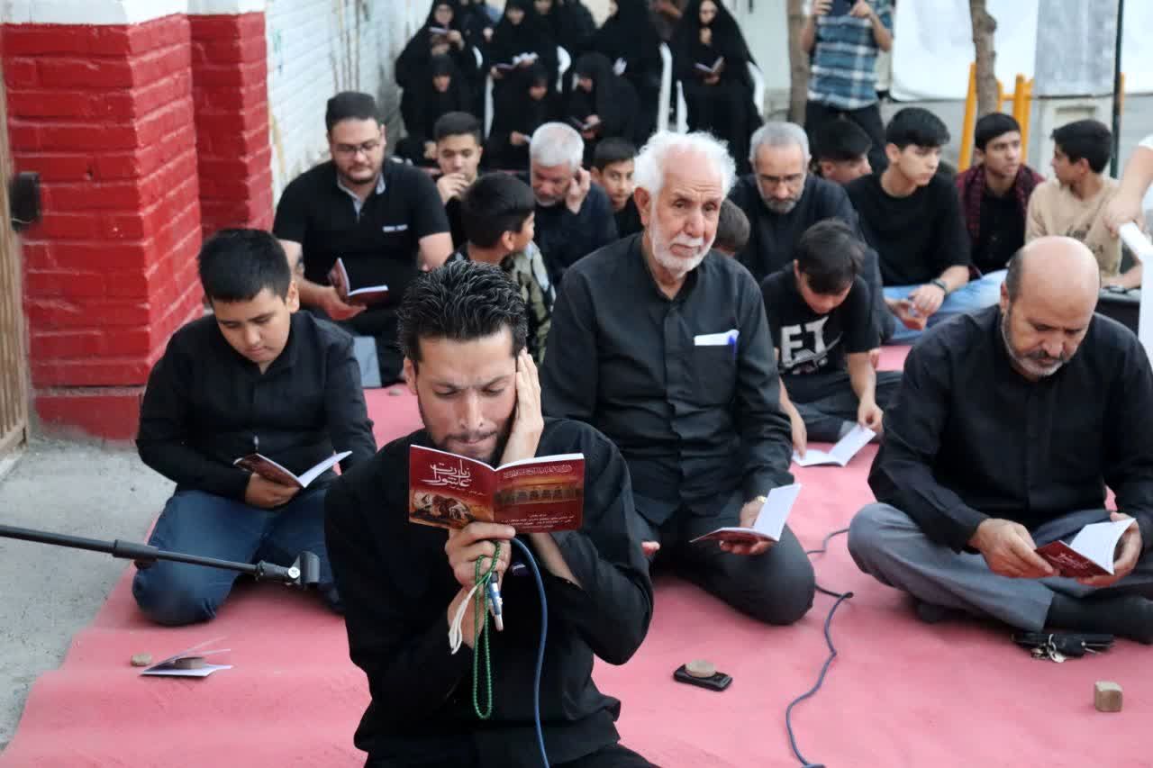 قرائت دعای زیارت عاشورا در شب های محرم در مسجد حضرت صاحب الزمان(عج)