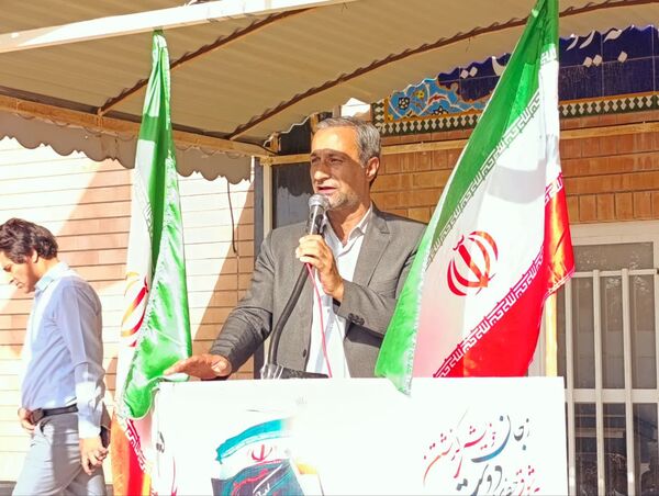  زنگ فرهنگ ترافیک در دبیرستان رییس‌زاده خلیل اباد به صدا درآمد