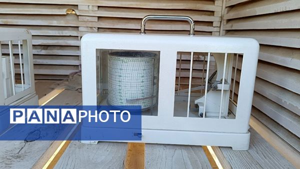 بازدید دانش‌آموزان مدرسه الزهرا یاسوج  از ایستگاه هواشناسی