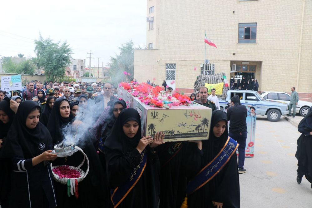 استقبال از پیکر مطهر شهید گمنام در اهرم تنگستان 