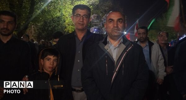 حضور مدیران و معاونان مدارس در پاتوق نوجوان مبارز و تقدیر از مدیران و معاونان مدارس