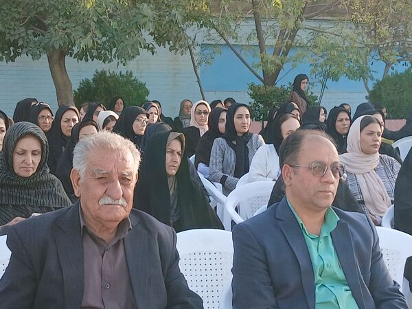  اولین مجمع انجمن اولیا و مربیان در دبیرستان فاطمیه