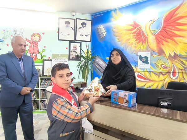 بازدید عوامل اجرایی دبستان شهید پسندیده از کتابخانه فدک فدافن