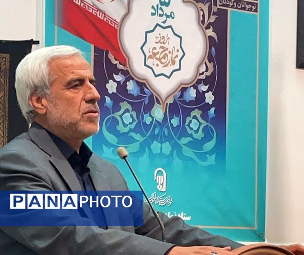 دیدار اعضای بسیج دانش آموزی و اعضای انجمن اسلامی با امام جمعه شهرستان کاشمر 