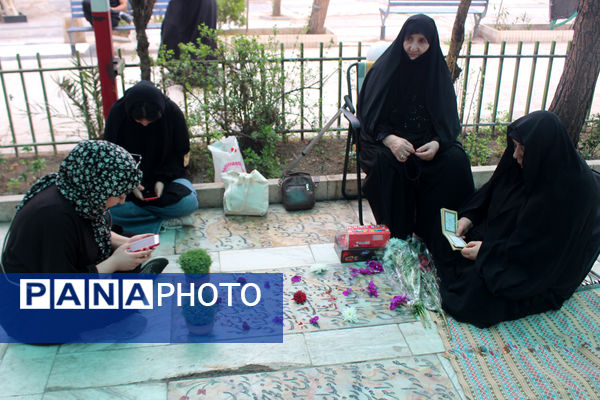 مراسم تحویل سال در گلزار شهدای قم