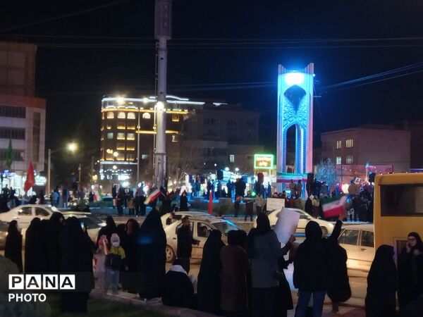 تجمع مردم بصیر نیشابور در شب هفتم شهادت رهبر انقلاب