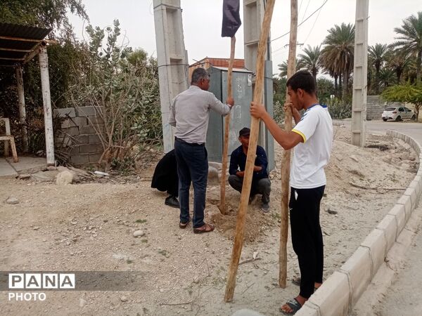 جوانان و مردم، پرچم عزا را در جای جای باغ شهر برافراشتند