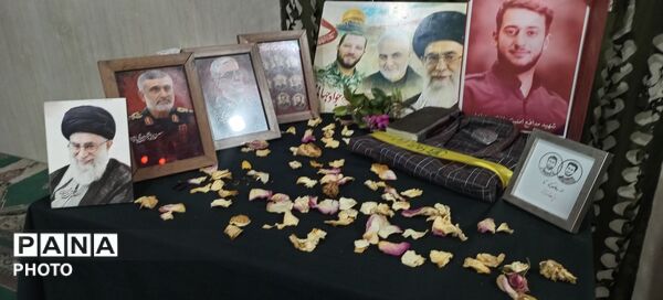 سومین روز از مراسم عزاداری سیدالشهدا امام حسین (ع)و همچنین رهبر معظم انقلاب اسلامی