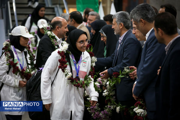 آیین استقبال از کاروان ورزشی دانش‌آموزی امید ایران از رقابت های ژیمنازیاد صربستان