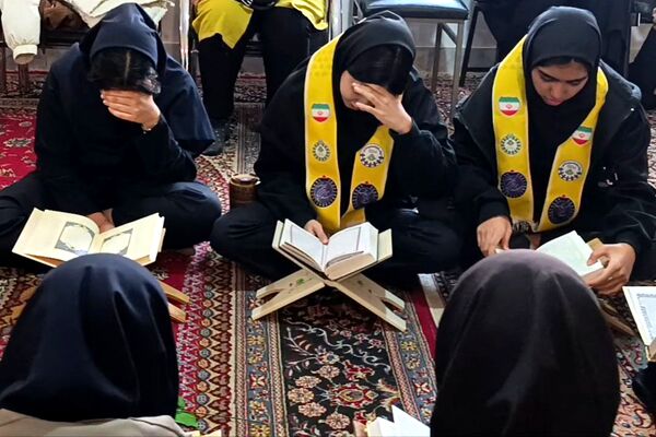 محفل انس با قرآن دانش آموزان دبیرستان مهر