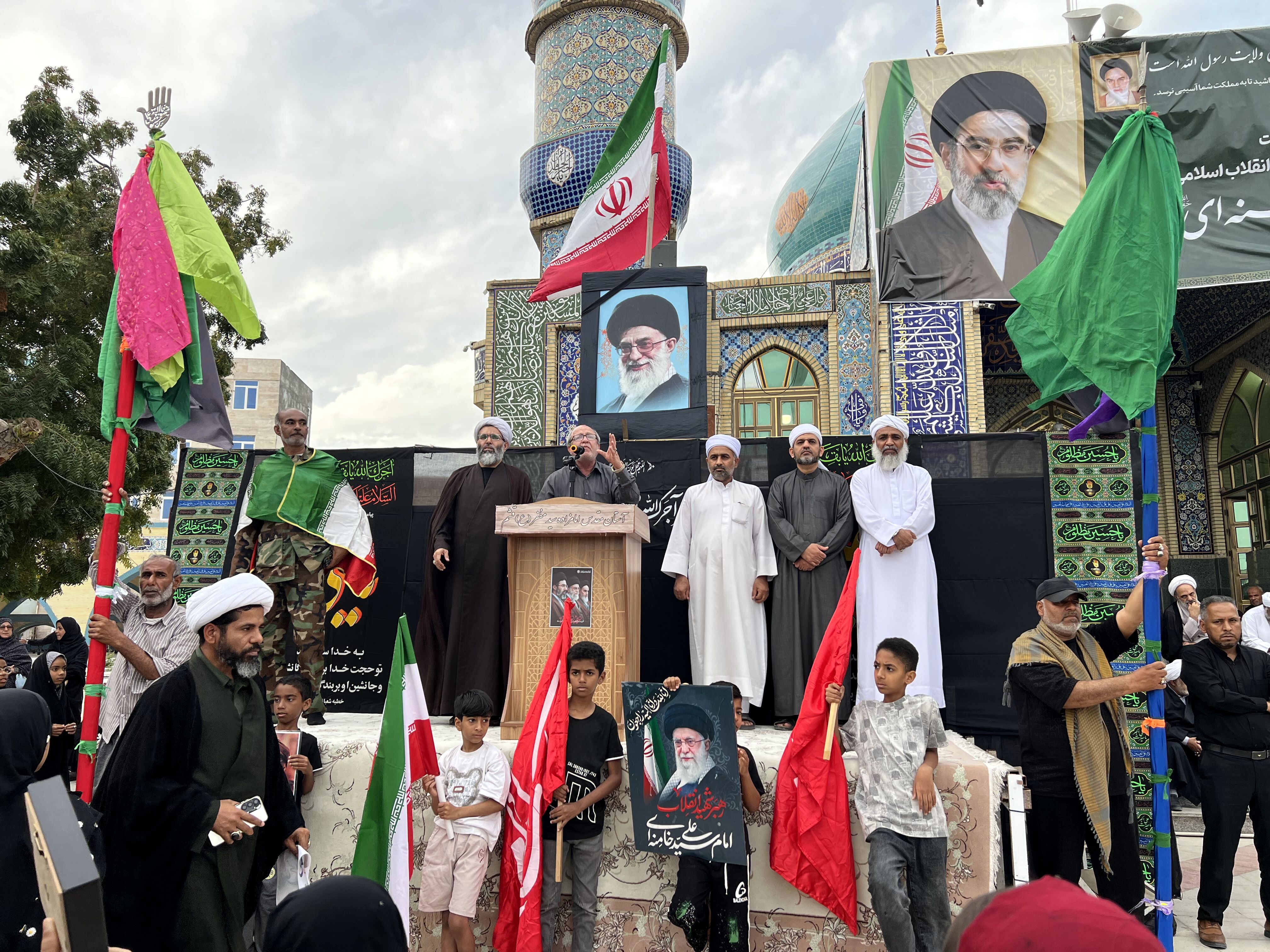 بیعت مردم جزیره قشم با آیت‌الله سید مجتبی حسینی خامنه‌ای 