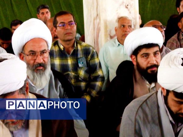 نماز جمعه ای با رنگ خون شهید در کاشمر