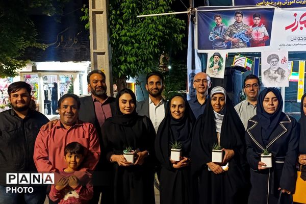 غرفه شهدای دانش آموز ورامین میزبان شما در میدان امام حسین با برنامه‌های فرهنگی