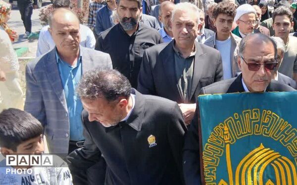 پرچم حرم رضوی؛ محمدشهر را متبرک کرد