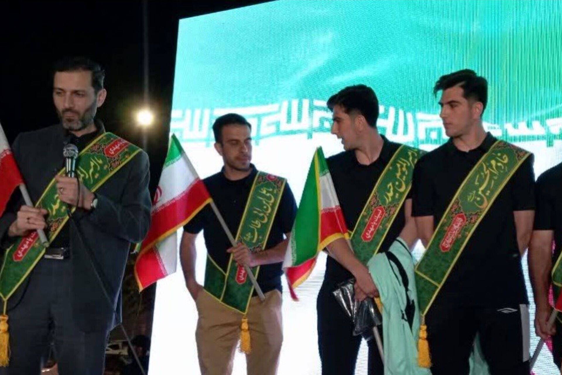 تجدید بیعت ملی پوشان هندبال ساحلی با آرمان‌های انقلاب اسلامی قبل از اعزام به سانیا