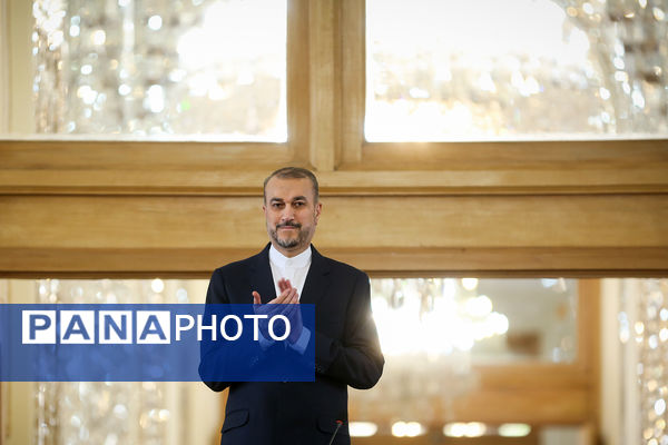 دیپلمات شهید