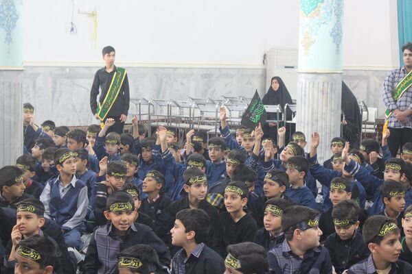 عزاداری دانش‌آموزان قم در آستان مقدس امامزاده سیدعلی(ع)