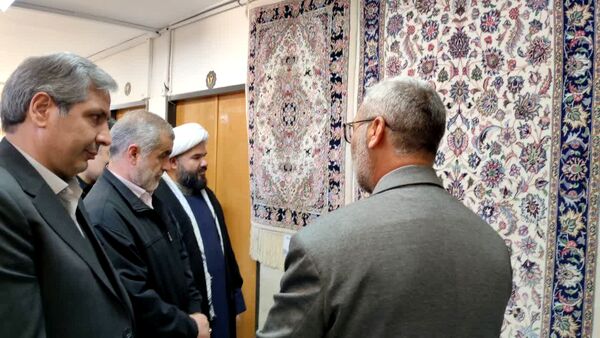 بازدید نائب رئیس مجلس شورای اسلامی از نمایشگاه تولیدات و محصولات صنعتی و صنایع دستی شهرستان کاشمر