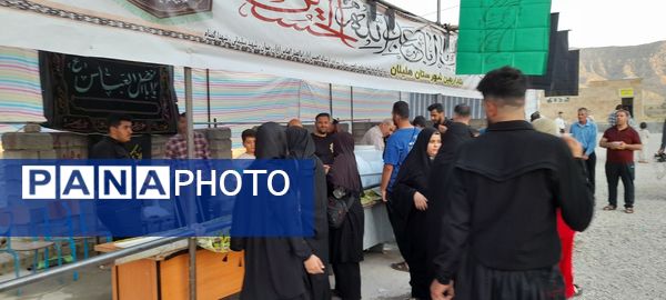 پذیرایی از زائران اربعین حسینی در مواکب پل سیمره ورودی شهرستان هلیلان 