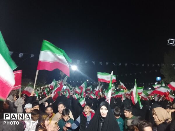 حماسه غیرت در قیامدشت؛ مردم ولایتمدار در صف اول دفاع از میهن