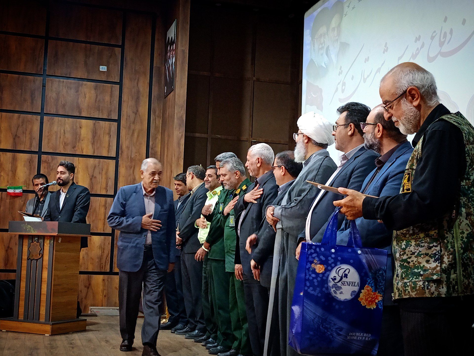 همایش تجلیل از فرماندهان و پیشکسوتان دفاع مقدس شهرستان کاشمر