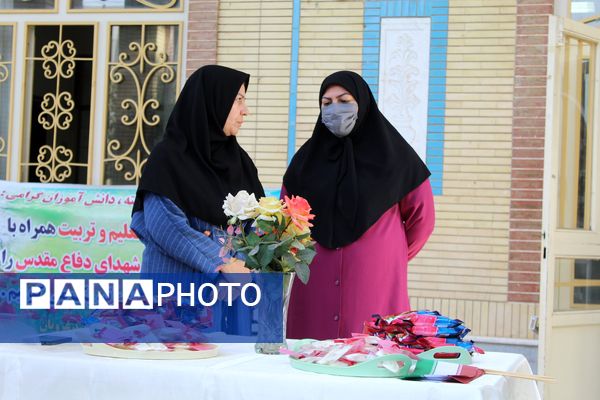 نواختن زنگ مهر و زنگ نماز و ایثار و شهادت در دبیرستان  دخترانه شاهد غرویان