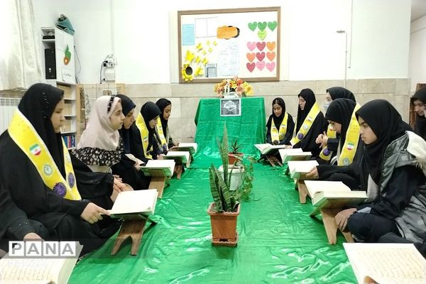 محفل انس با قرآن کریم در آموزشگاه شهید مجید دهنوی نیشابور