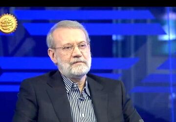 لاریجانی: تهدید کردند در ۱۲ ساعت کشور را ترک کنم